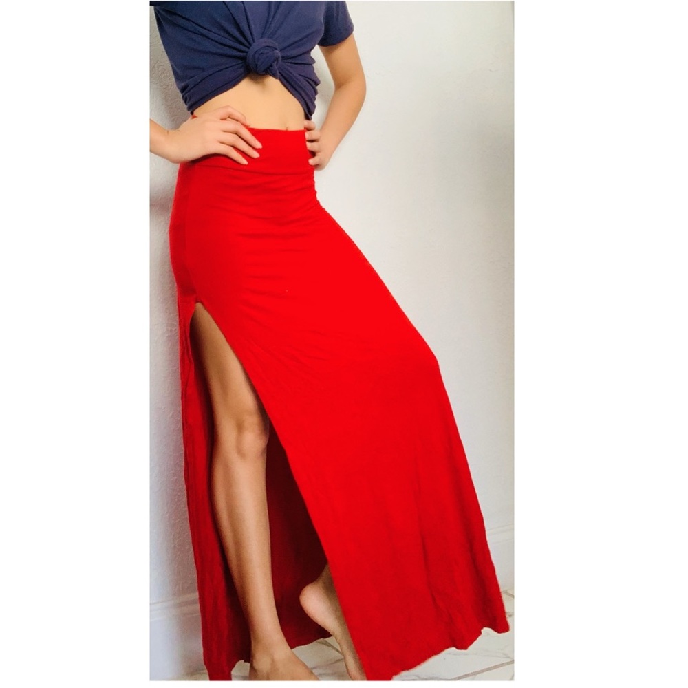 Maxi red skirt
